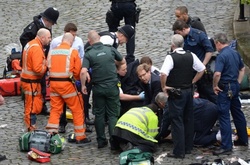 Британський депутат під час теракту в Лондоні намагався врятувати пораненого поліцейського