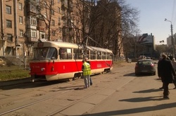 На Лук'янівці в трамвая під час руху відлетіли «роги»