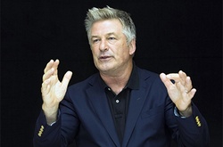 Алек Болдуин научил мальчика пародировать президента США