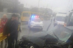 На Троєщині сталася моторошна аварія. Легковик влетів у маршрутку