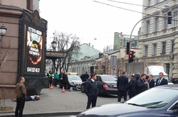 «Що ви дивитесь? Йому швидка потрібна!» Лікарів для кілера Вороненкова викликали випадково?