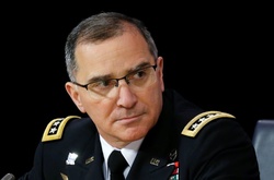 Генерал Кертіс Скапарротті 