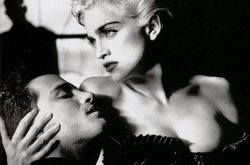 «Секс помогает продавать»: 18 скандальных работ Хельмута Ньютона