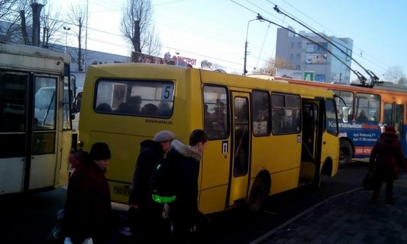В Тернополі в маршрутці побилися пільговики 