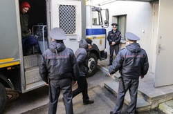 Затриманих учасників акцій протесту у Мінську доправляють до суду