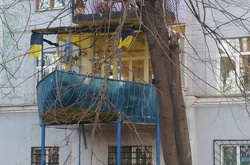 У центрі столиці кияни помітили балкон справжнього капітана