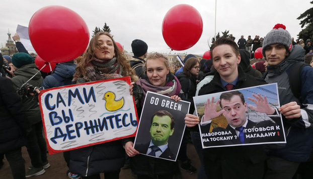 «Як подивишся на протестувальників – ну пики». Викладач у Росії вичитує студентів за участь у мітингу проти корупції
