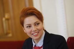 Альона Шкрум