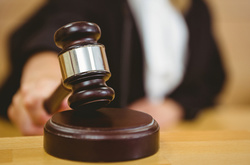 17 лютого 2016 року, Мінфін РФ подав до Високого суду Лондона позов про стягнення заборгованості з України