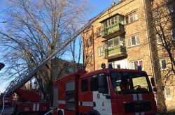 На Солом'янці через пожежу евакуювали мешканців будинку