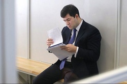 Проти Насірова порушили нову справу. Чиновник покривав торгівлю контрафактними цигарками і горілкою?