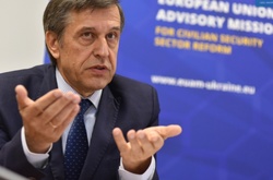  Голова Львівського обласного управління СБУ Віктор Андрейчук 
 Фото: ZIK 