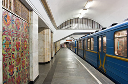 На станції метро «Хрещатик» шукають вибухівку 