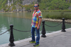 Медведєву в інтернеті треба замовляти не кросівки, а сукню