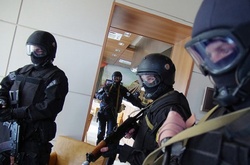 Правоохоронці проводять обшуки у тютюнового монополіста через підозру у фінансуванні бойовиків 