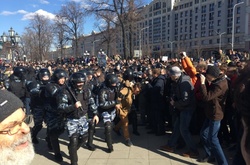 Російський політолог розповів, чому мітинги 26 березня спантеличили Кремль