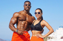 Пара британцев прославилась в сети как самая тренированная в мире