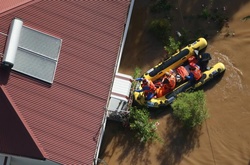Австралія потерпає від негоди: жахливий циклон забрав принаймні два життя
