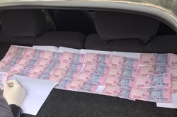 На Хмельниччині СБУ затримала на хабарі дорожнього інспектора поліції