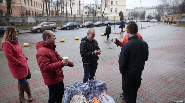 В Білорусі почали відпускати затриманих активістів