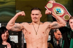 Усик в США здивував танцями в боксерському залі під хіт української групи