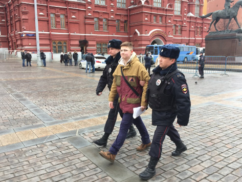 Протести у Москві: до центру стягнули ОМОН, затримано кілька осіб 