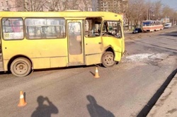 В столиці зіткнулися маршрутка і трамвай (фото)