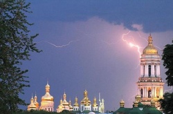 Синоптики попереджають про першу грозу в столиці