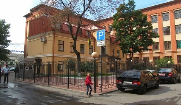Українське консульство в Петербурзі створило цілодобовий оперативний штаб  