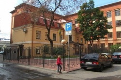 Українське консульство в Петербурзі створило цілодобовий оперативний штаб  