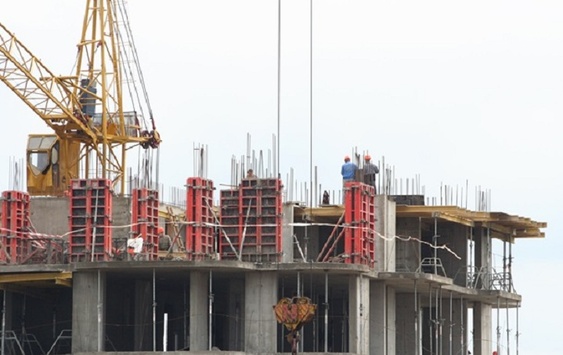 Мінрегіонбуд переглянув нормативи зарплат будівельників
