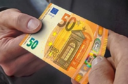 Відсьогодні в обігу з’явилися нові 50 євро (фото)