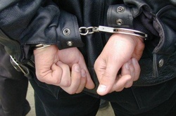 На Печерську в супермаркеті агресивний покупець побив касира пляшкою