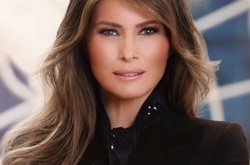 Как стюардесса: американцы раскритиковали первый официальный портрет Мелании Трамп