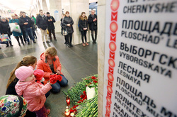 Місце трагедії в петербурзькому метро
