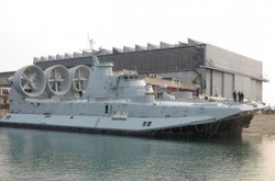 Десантний корабель «Бізон»