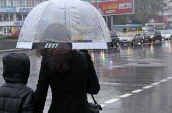 У четвер дощитиме: місцями грози, в Карпатах сніг