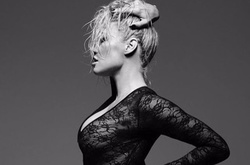 В идеальной форме: Памела Андерсон разделась для откровенной фотосессии