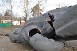 У МЗС Росії просять Україну залишити «хоч якийсь» пам'ятник Леніну 