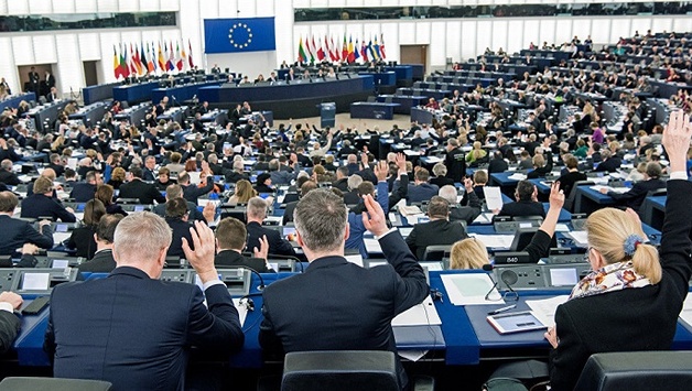 Європарламент схвалив надання безвізу Україні
