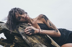 Мария Яремчук выпустила невероятно красивый клип, снятый Бадоевым на Бали