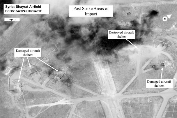 З’явилися супутникові знімки ракетних ударів США по авіабазі в Сирії