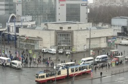 Станція метро «Вулиця Дибенка» у Петербурзі