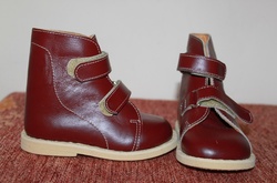 Столичних школярів забезпечать ортопедичним взуттям та устілками