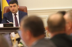 Гроші є, а ви тримайтесь!<br/> Заробітки членів уряду Гройсмана за рік зросли у півтора раза