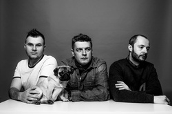  «Вагоновожатые» сняли клип про Позняки на найденный в песке iPhone