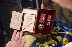 ДУСя замовила орденів та медалей на 19 млн грн