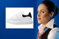 Субботник в Славянске: Королевская вышла на уборку в белоснежных кедах от Alexander McQueen