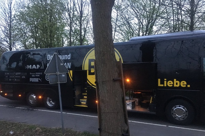 Біля автобуса «Боруссії Дортмунд» стався вибух: постраждав футболіст