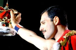 Жизнь Фредди Меркьюри: опубликованы редкие снимки из личных архивов